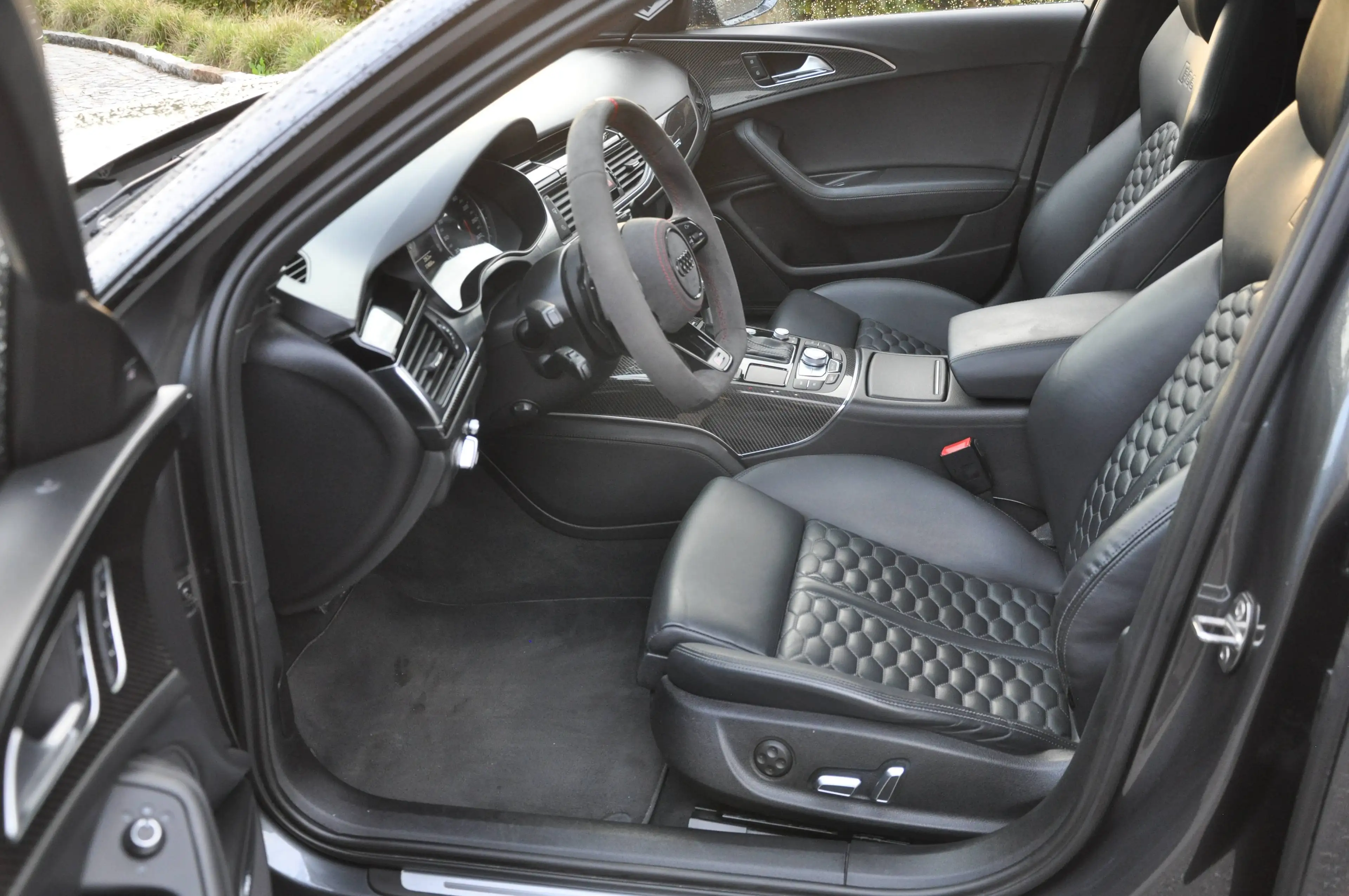Audi RS6 A6 RS6 Avant 4,0 TFSI quattro Aut. Pano Bose Ceramic KW Milltek — photo 9