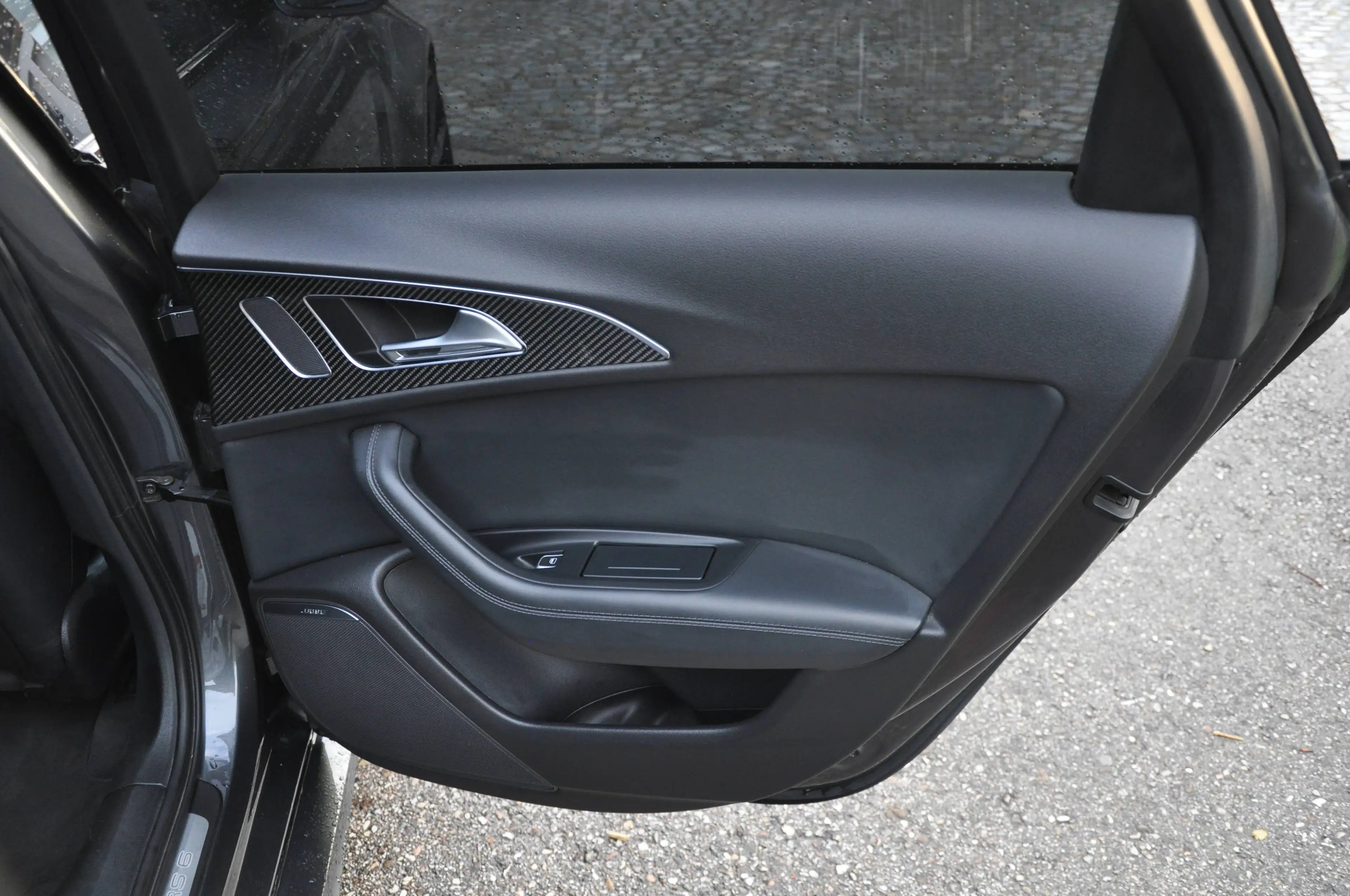 Audi RS6 A6 RS6 Avant 4,0 TFSI quattro Aut. Pano Bose Ceramic KW Milltek — photo 6