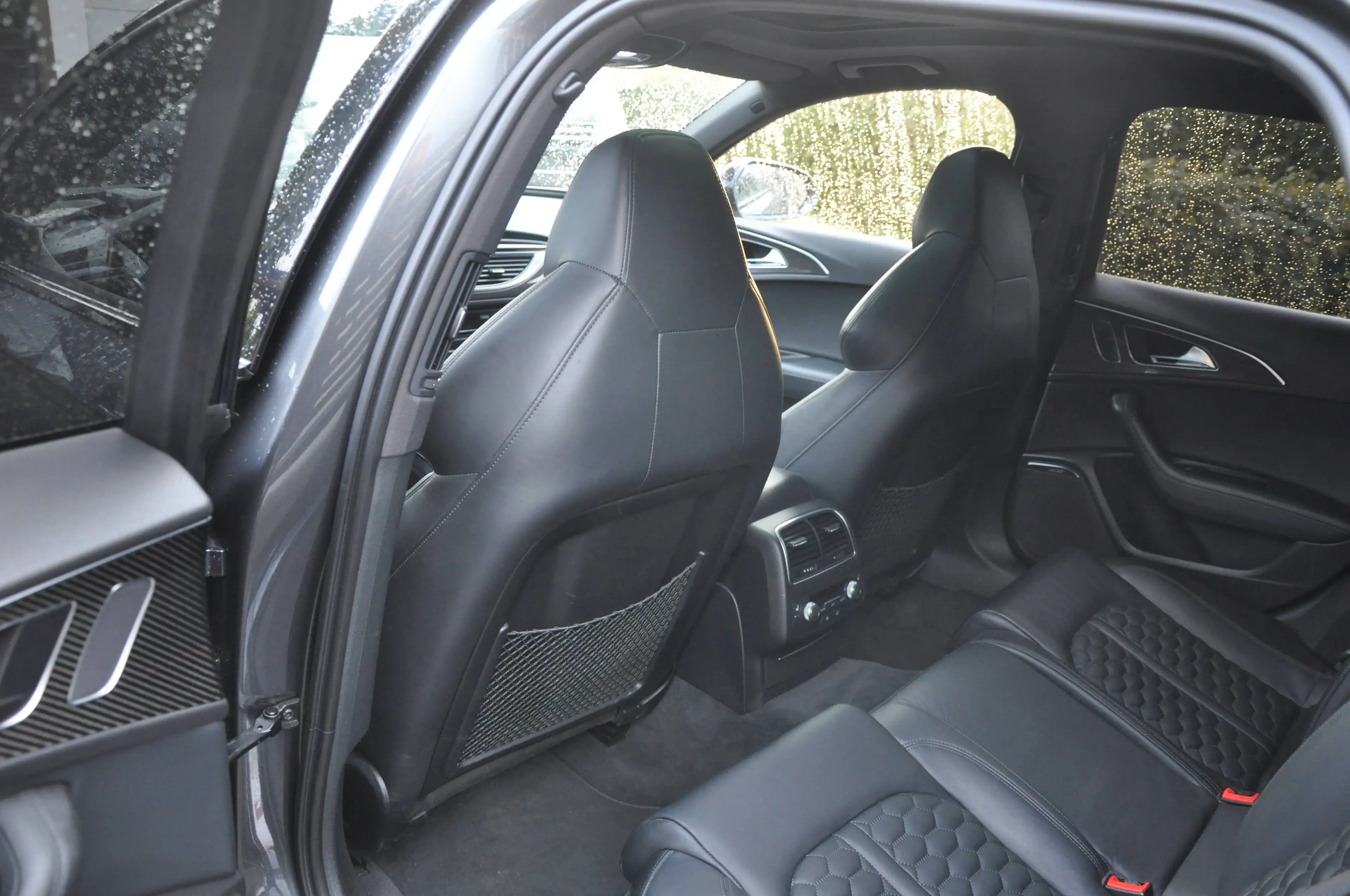 Audi RS6 A6 RS6 Avant 4,0 TFSI quattro Aut. Pano Bose Ceramic KW Milltek — photo 14