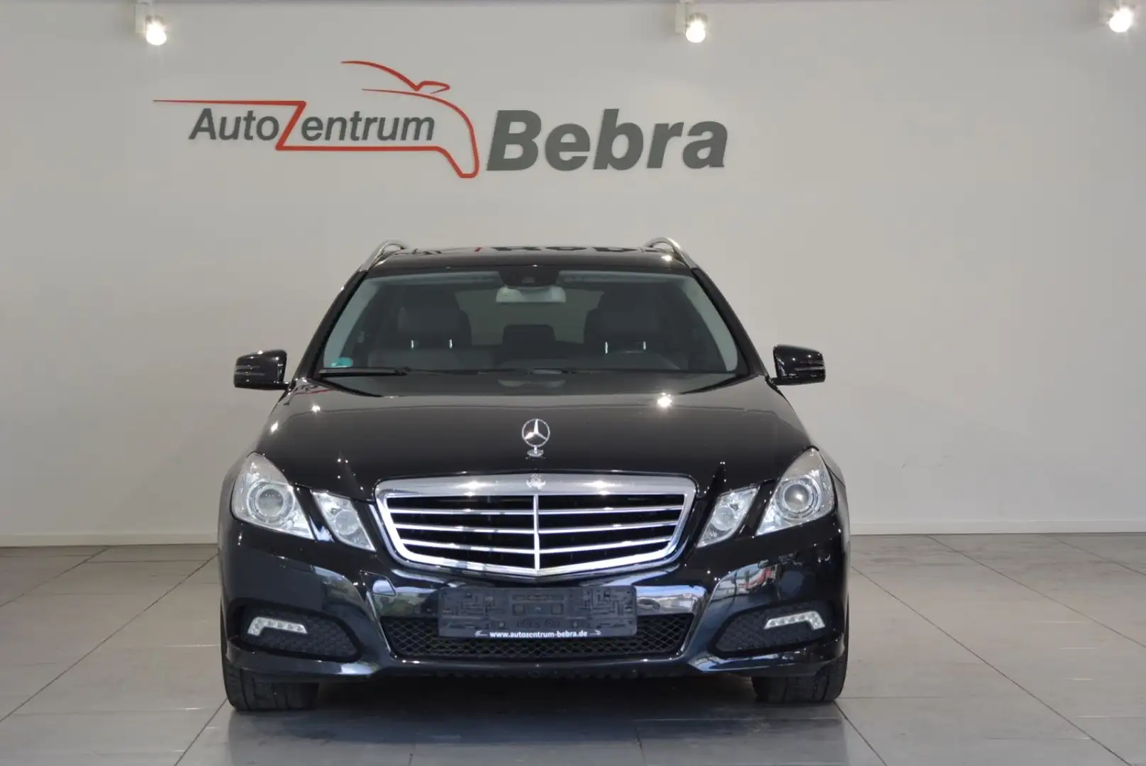Mercedes-Benz E 250 CGI BlueEffi.Automatik/Xenon/Navi/Leder Schwarz - 2