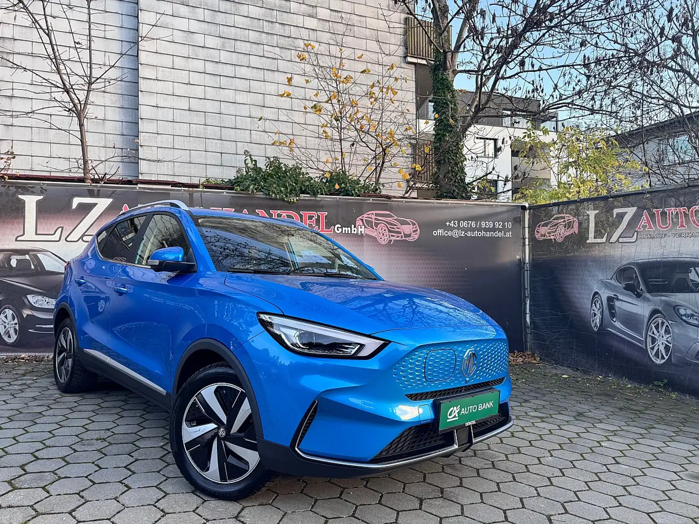 MG ZS EV Luxury 72kWh Maximal Reichweite Blau - 1