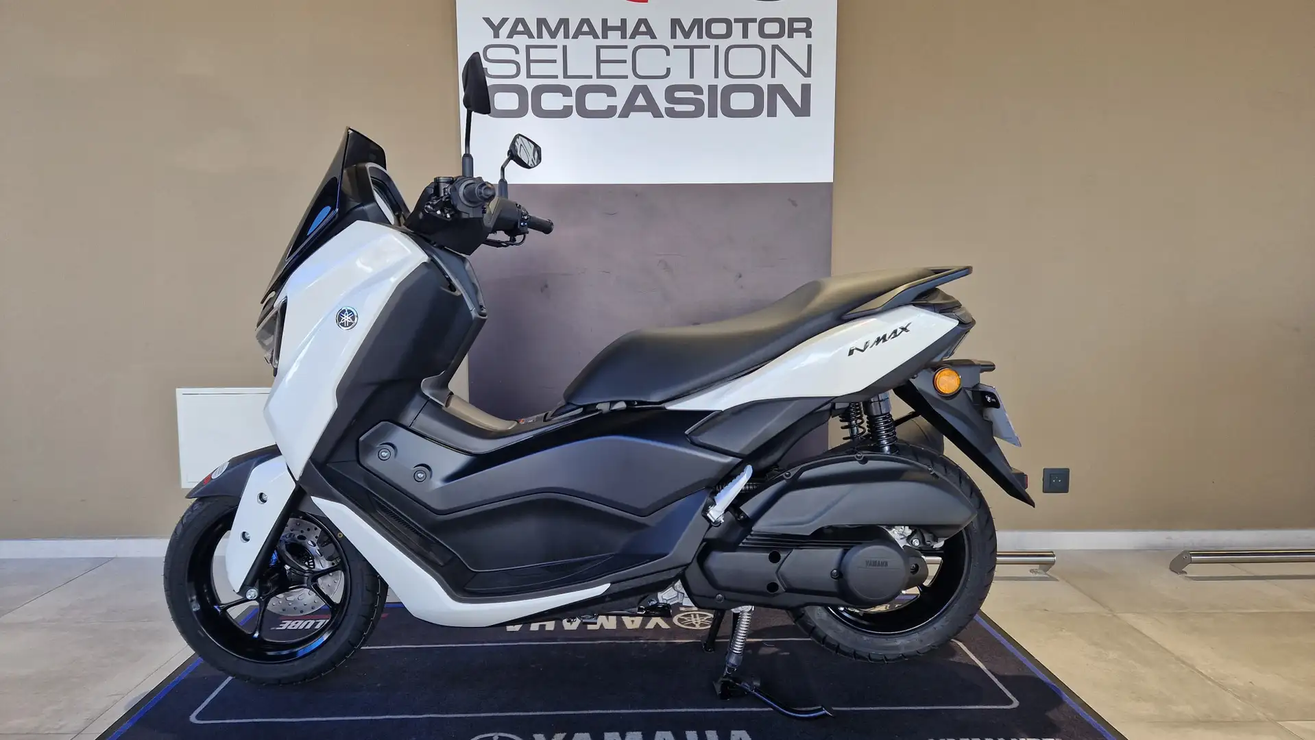 Yamaha NMAX Blanco - 2