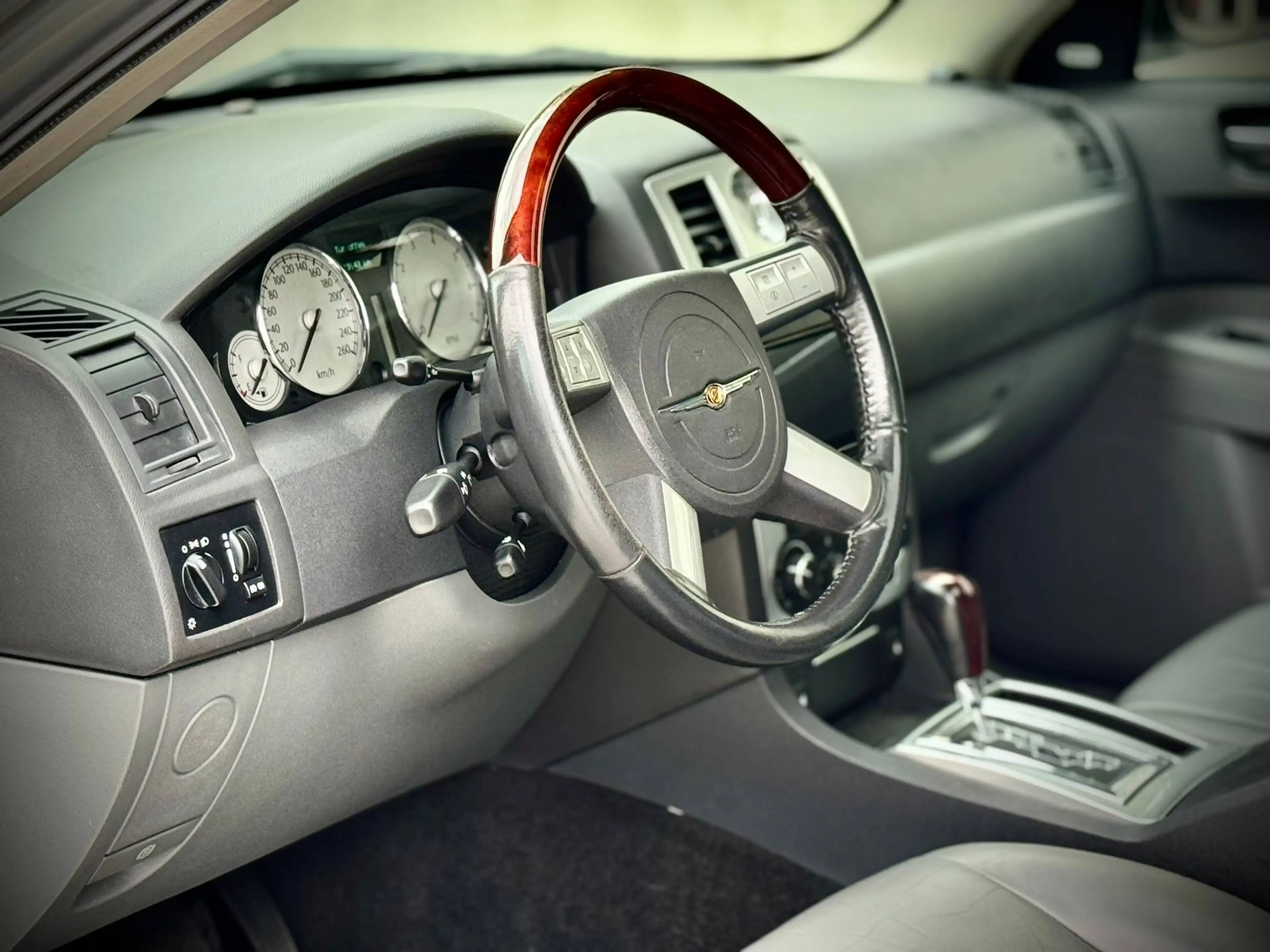 Chrysler 300C 300 C Touring 3.5i V6 24v — photo 8