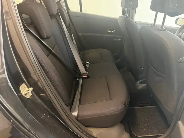 Renault Clio view 11
