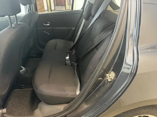 Renault Clio view 12