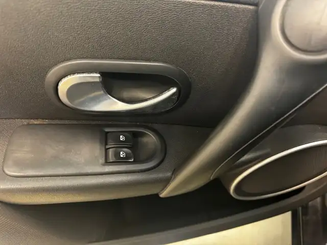Renault Clio view 13