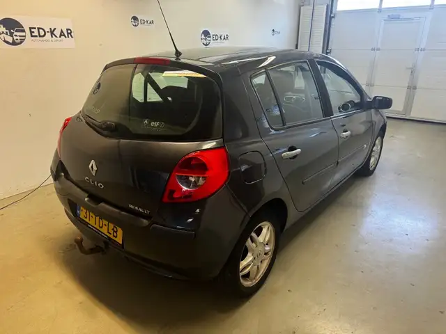 Renault Clio view 6