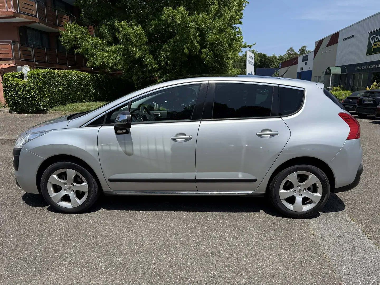 Peugeot 3008 1.6 e-HDi112 FAP Allure BMP6 Gris - 2