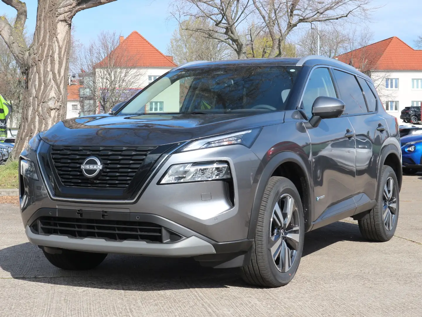 Nissan X-Trail TEKNA+ 1.5 VC-T e-POWER 4x2 ProPilot Grau - 2
