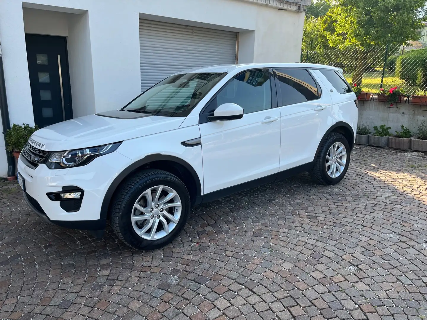 Land Rover Discovery Sport Discovery Sport 2.0 TD4 150 CV SE Wit - 1