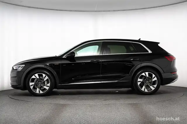 Audi E-Tron view 3