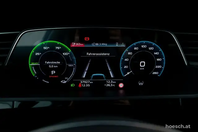 Audi E-Tron view 10