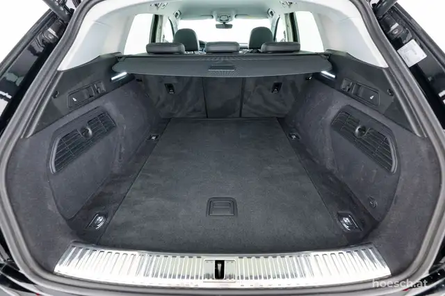 Audi E-Tron view 8