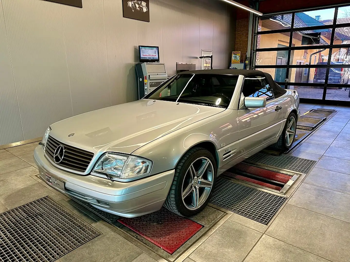 Mercedes-Benz SL 600 Silber - 1