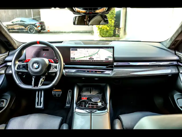 BMW M5 view 12