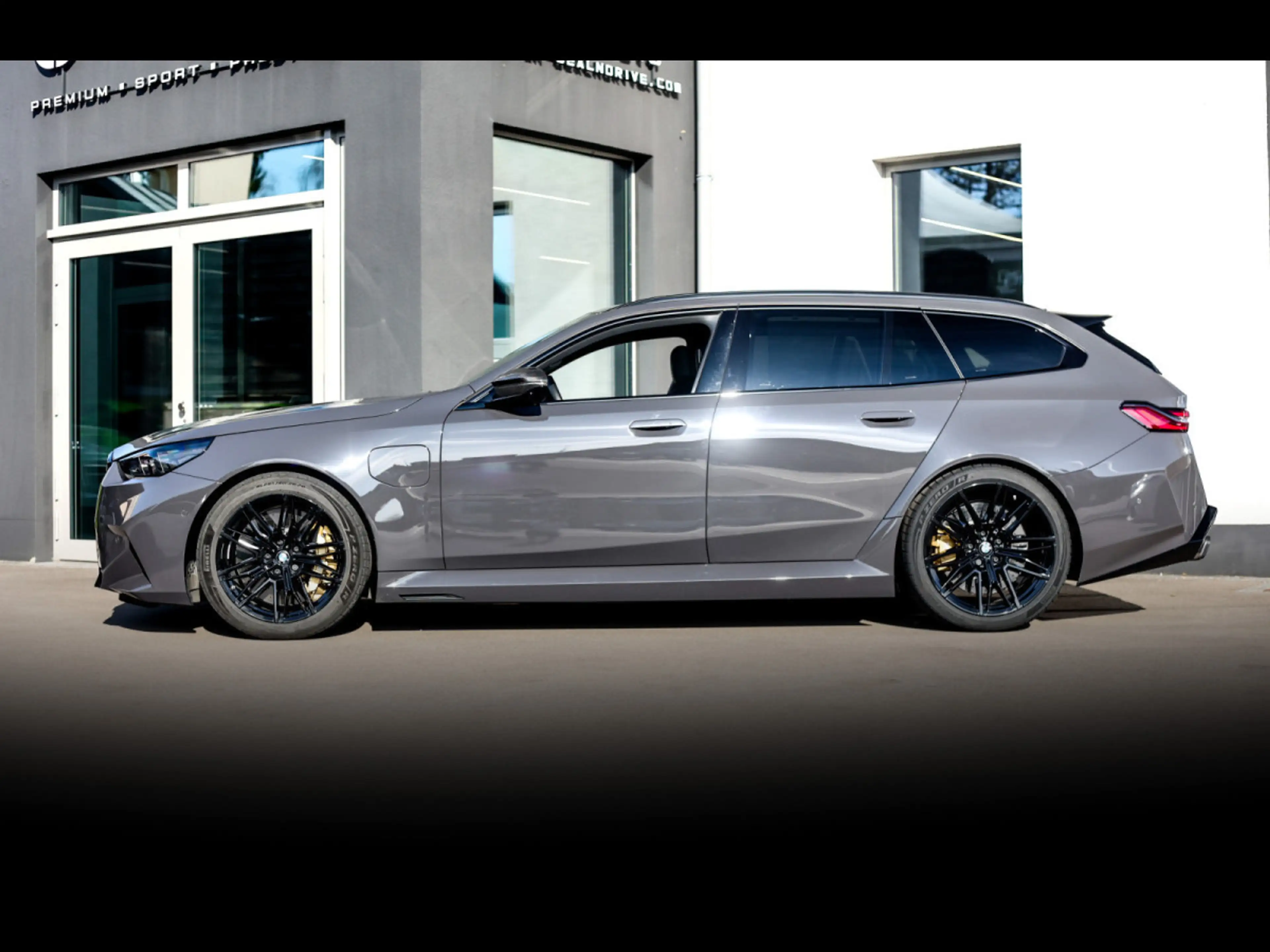 BMW M5 TOURING°FR°INDIVIDUAL°PPF°AKRA°KERAMIK°WARR 02/29 — photo 2