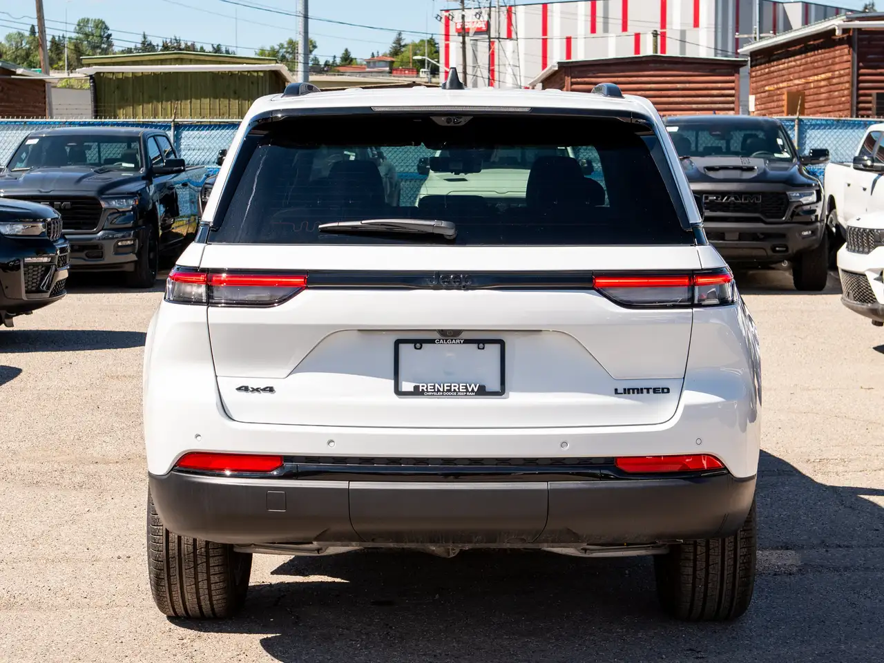 Jeep Grand Cherokee photo Jeep Grand Cherokee