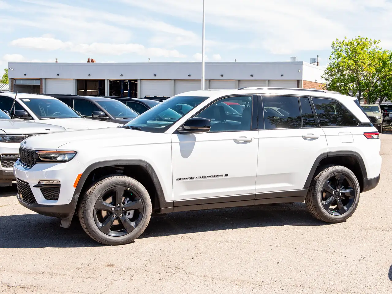 Jeep Grand Cherokee photo Jeep Grand Cherokee