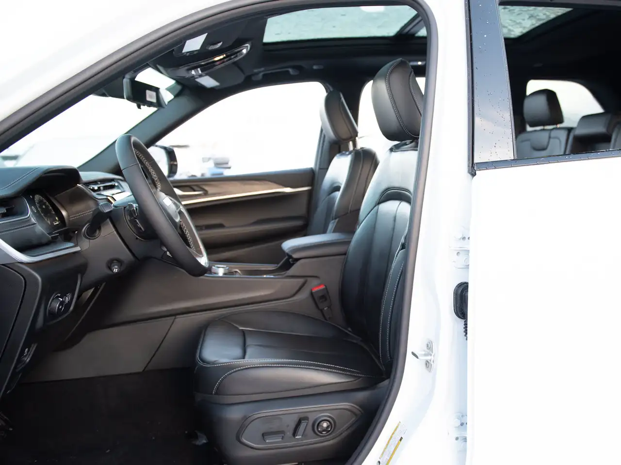 Jeep Grand Cherokee photo Jeep Grand Cherokee