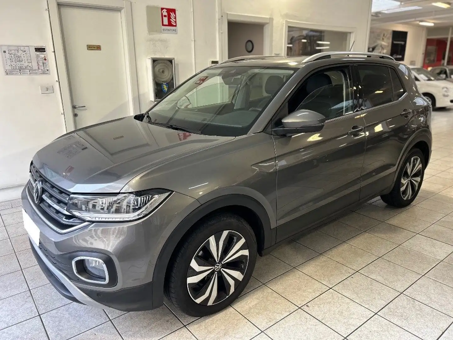 Volkswagen T-Cross 1.0 TSI 110 CV DSG Advanced Gris - 2