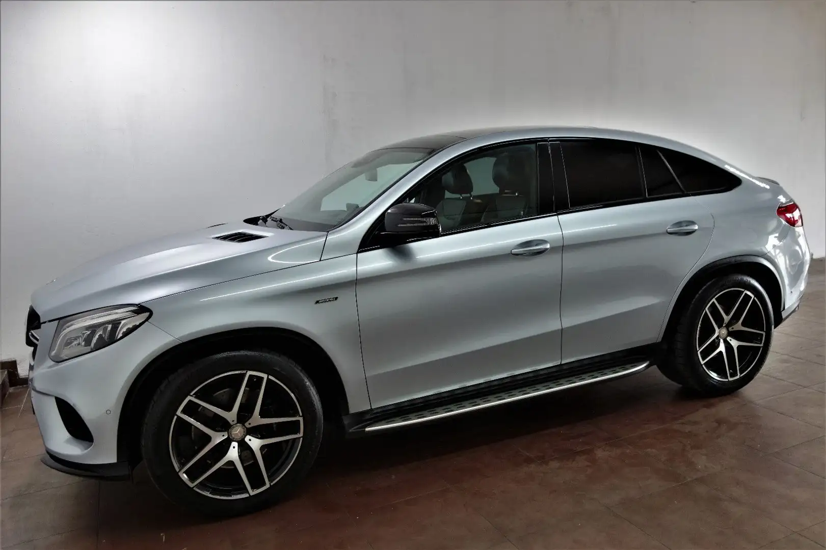 Mercedes-Benz GLE 43 AMG 4Matic Pano/Airmatic/Night/LED/21-Zol srebrna - 2