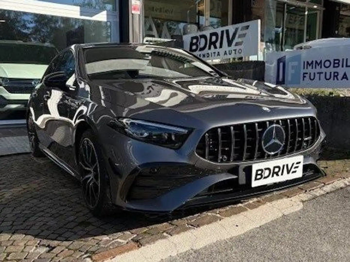 Mercedes-Benz A 35 AMG A AMG 35 SEDAN 4matic auto Grau - 2
