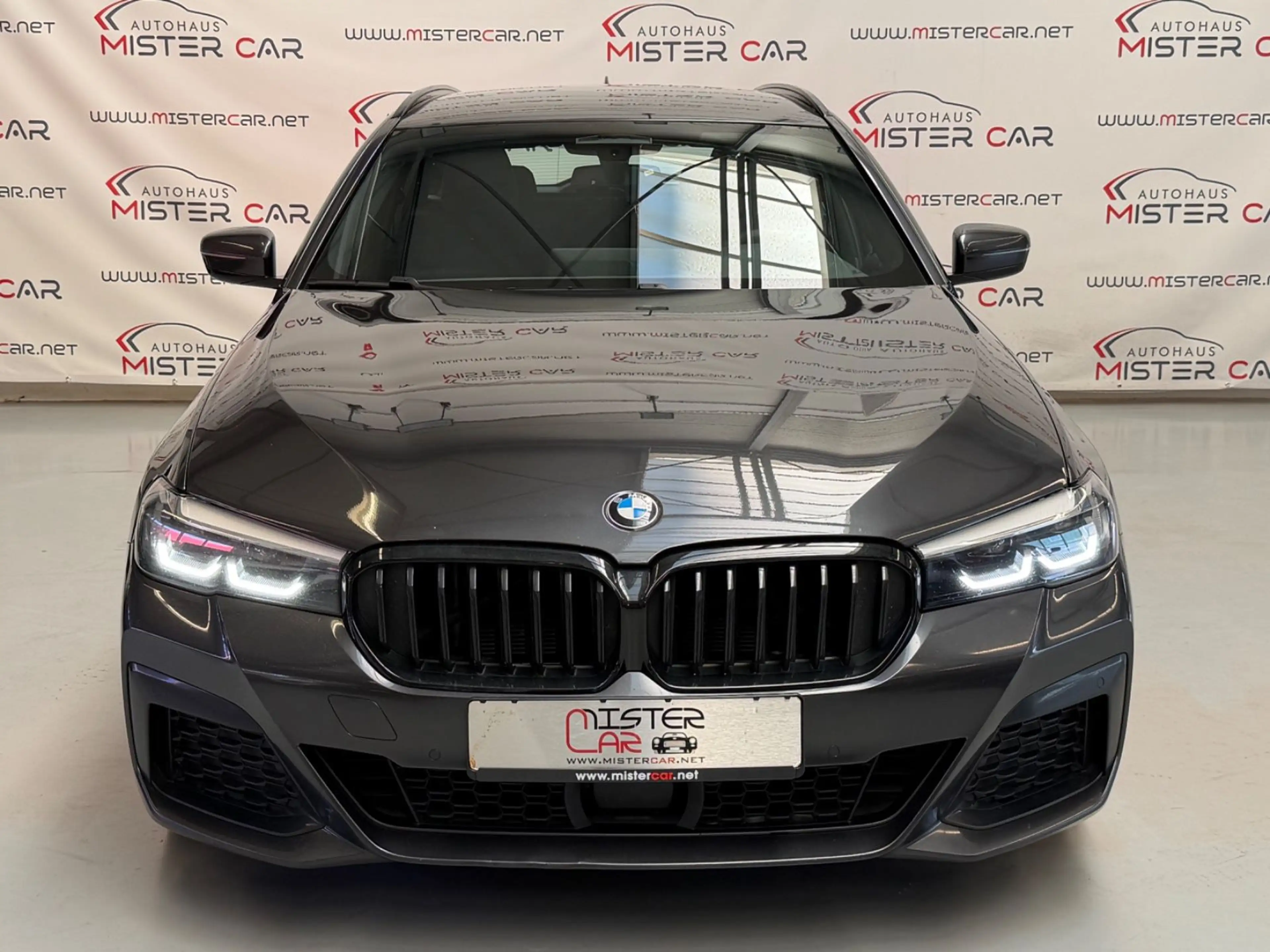 BMW 520 d M Sport ACC/LED/DIGI/KAM/SPUR/TOT/NAVI/19 — photo 10