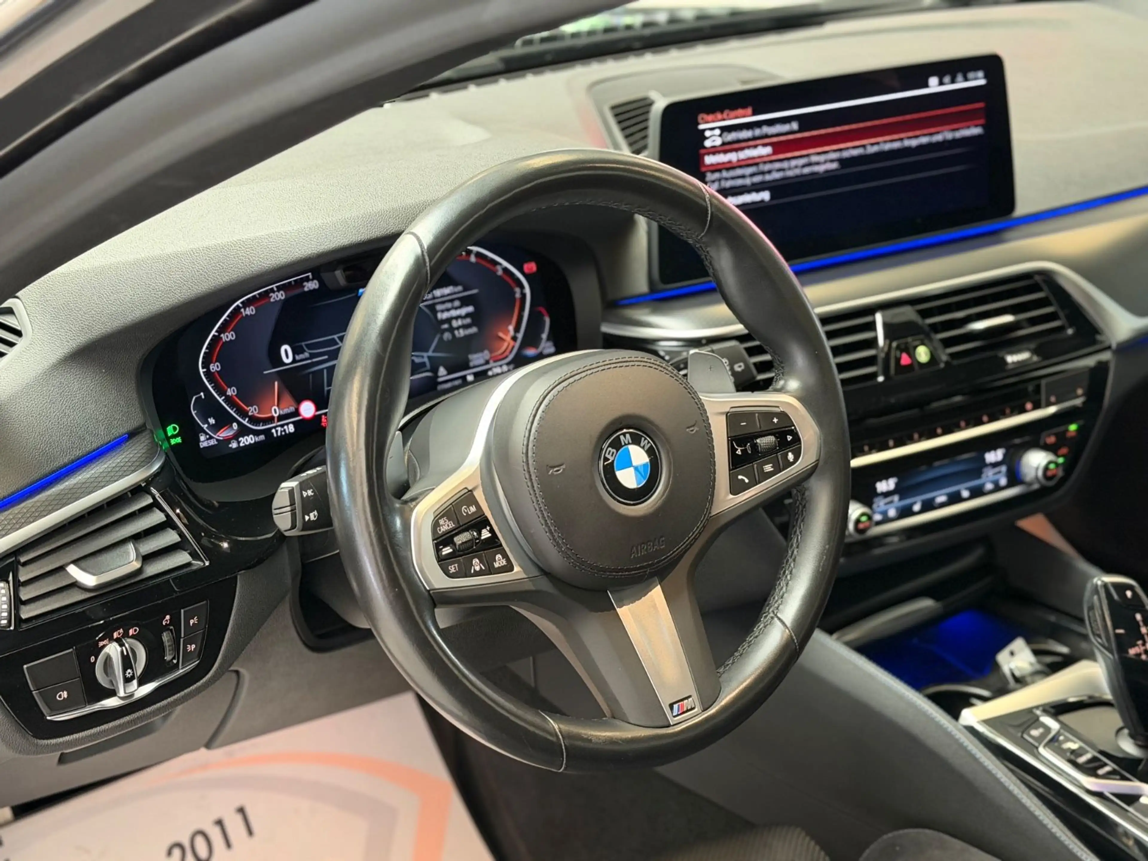 BMW 520 d M Sport ACC/LED/DIGI/KAM/SPUR/TOT/NAVI/19 — photo 12