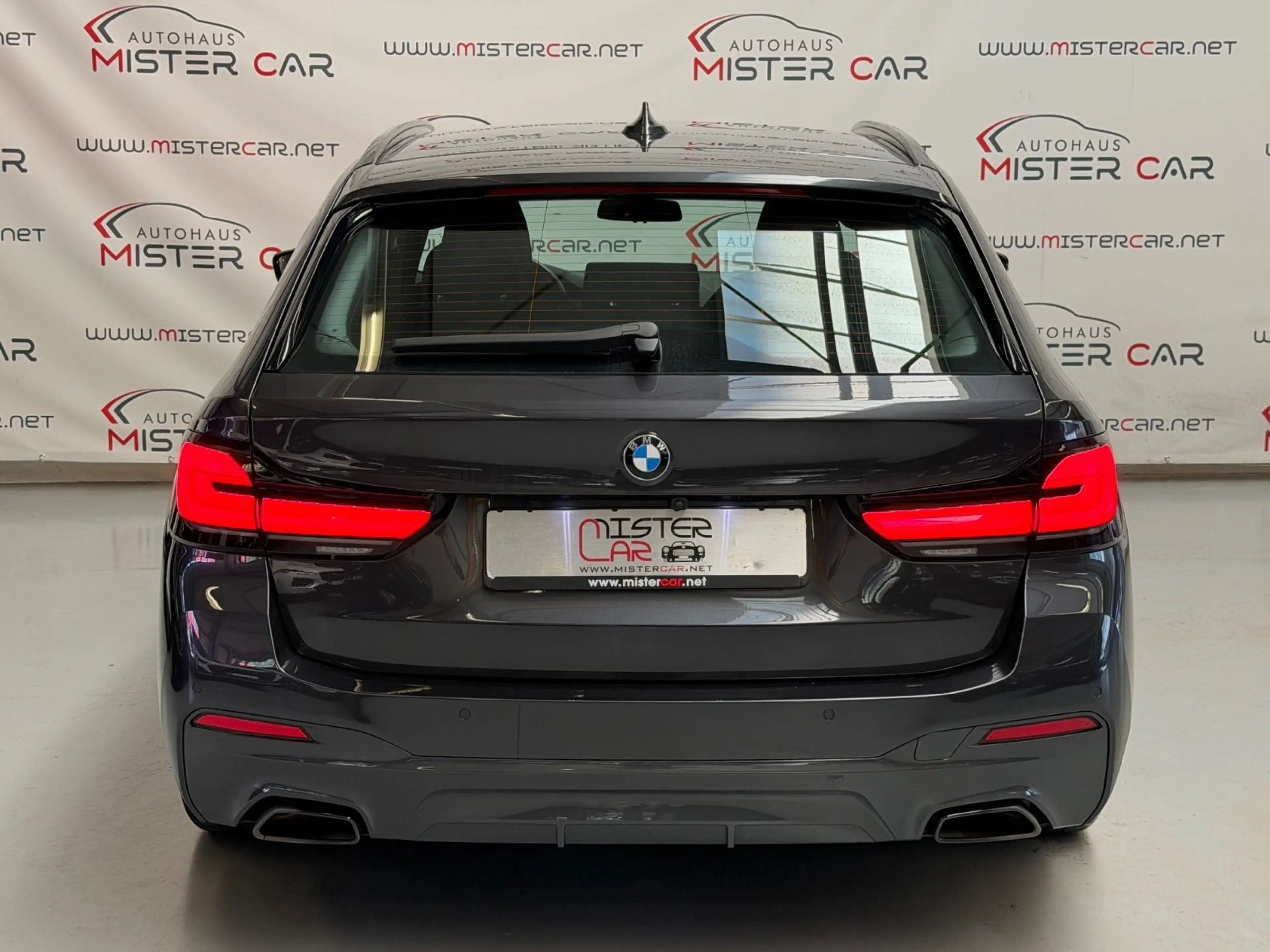 BMW 520 d M Sport ACC/LED/DIGI/KAM/SPUR/TOT/NAVI/19 — photo 9