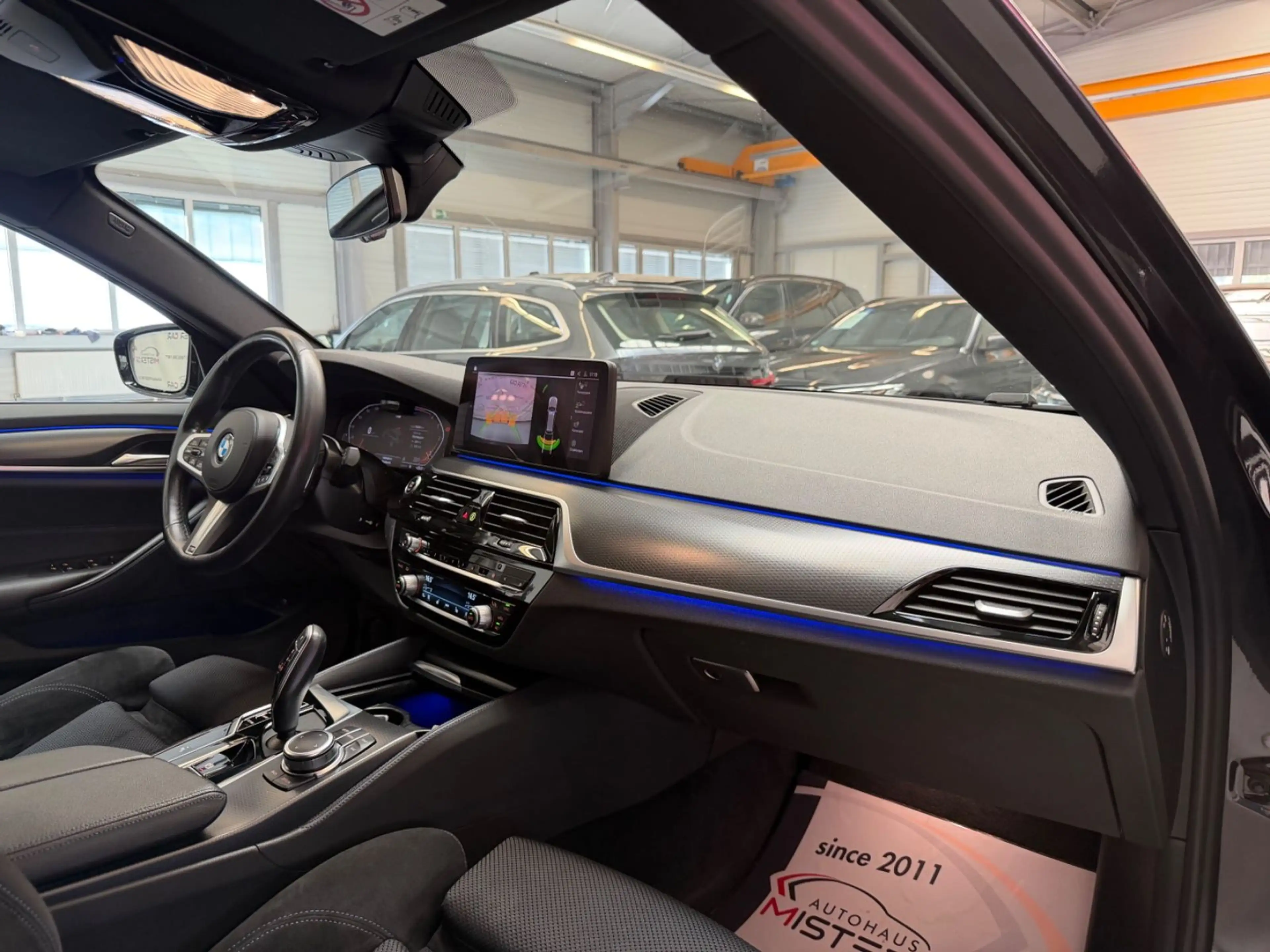 BMW 520 d M Sport ACC/LED/DIGI/KAM/SPUR/TOT/NAVI/19 — photo 14