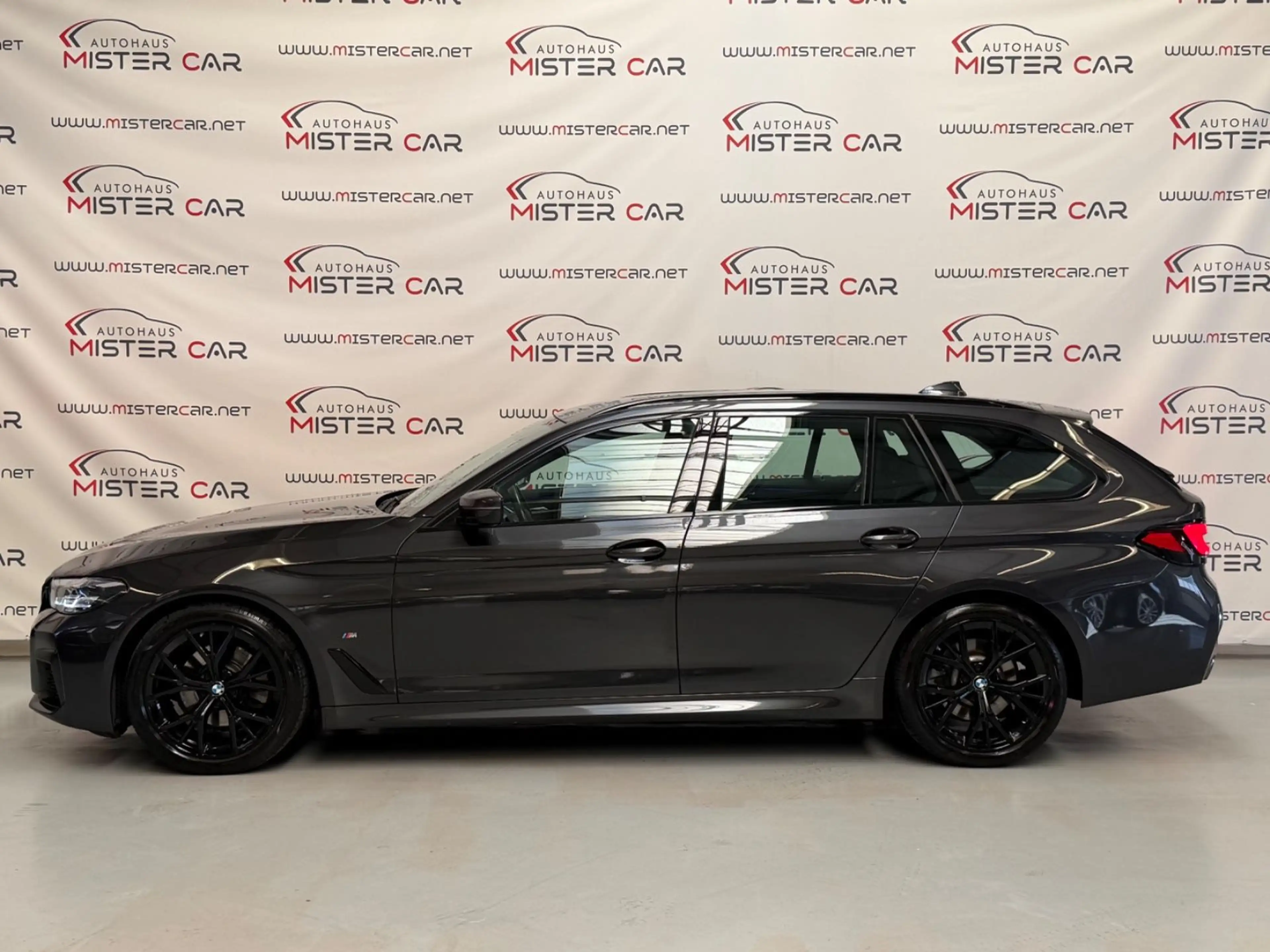 BMW 520 d M Sport ACC/LED/DIGI/KAM/SPUR/TOT/NAVI/19 — photo 2