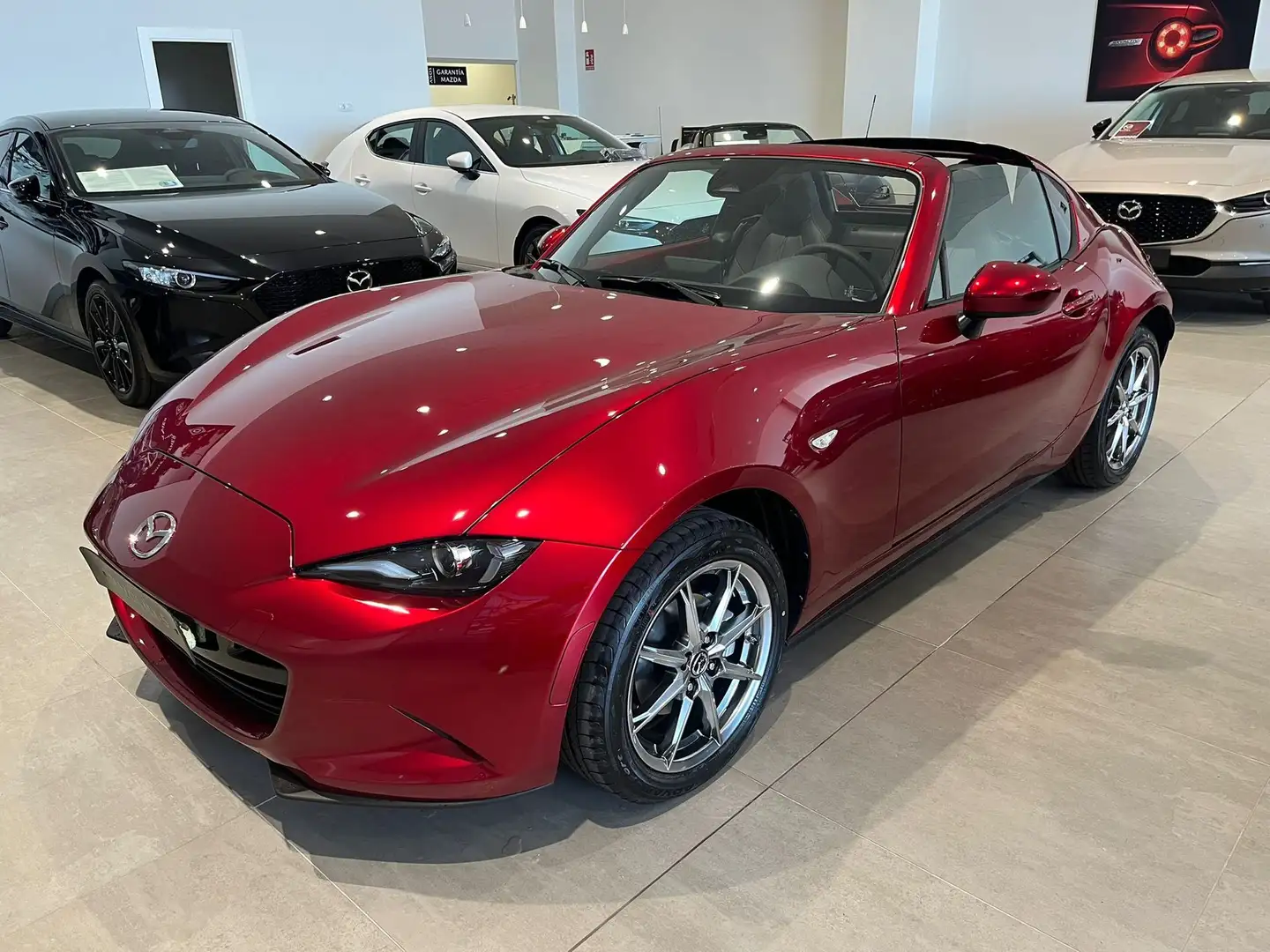 Mazda MX-5 RF 1.5 Skyactiv-G Exclusive-Line Rojo - 1