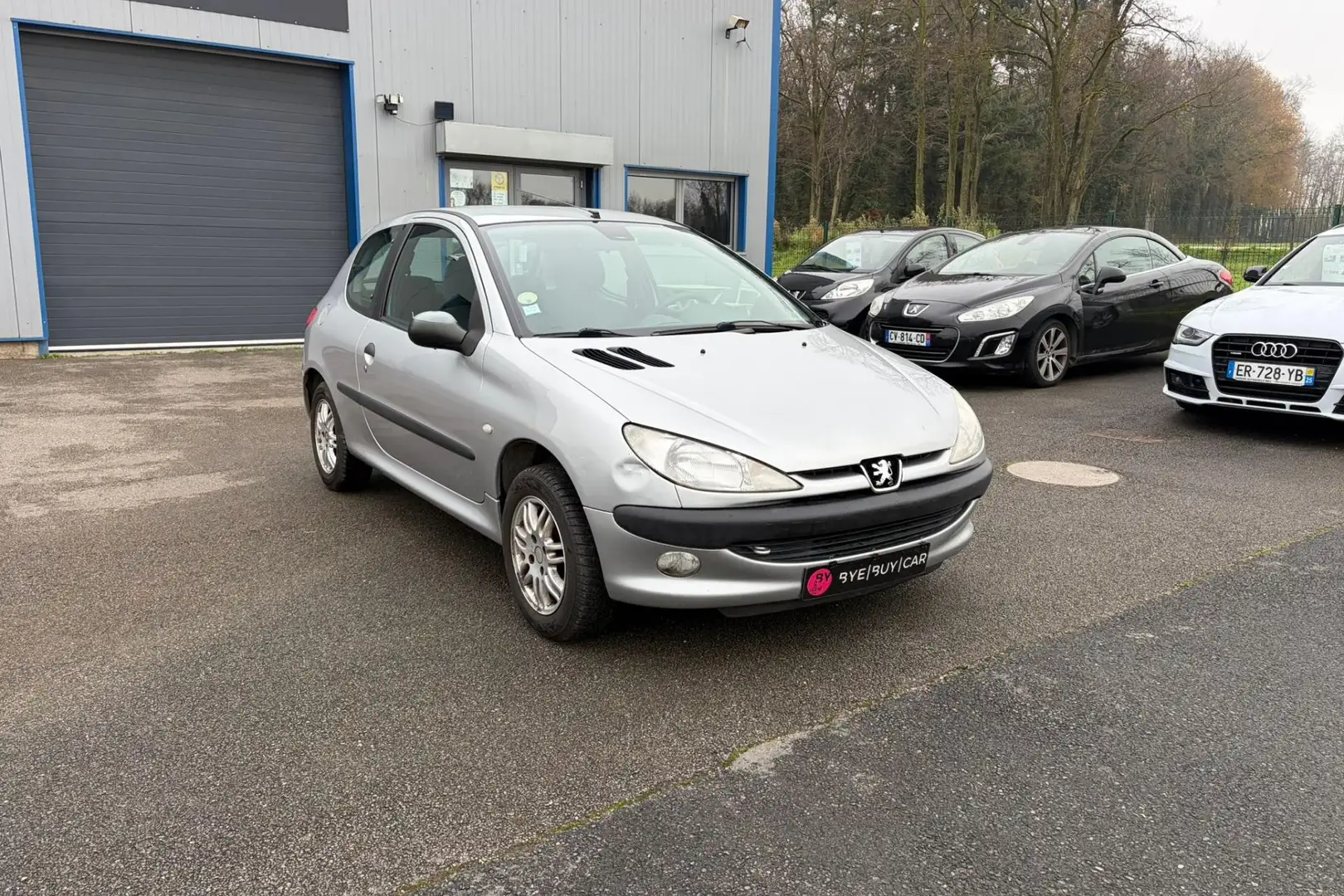 Peugeot 206 1.6i 16V - BVA BERLINE XT Premium Gri - 2