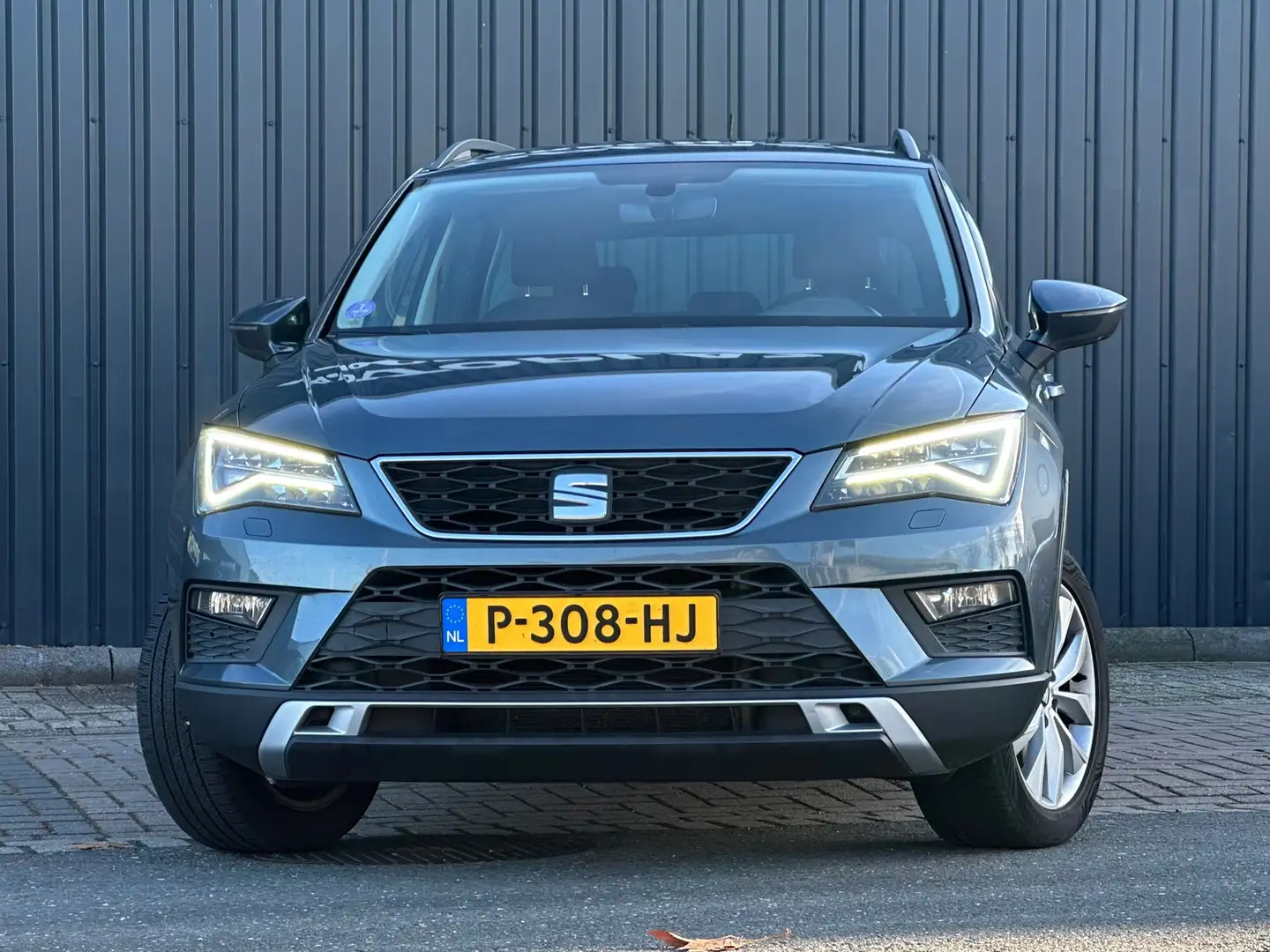 SEAT Ateca 1.4 EcoTSI Xcellence Trekhaak / Navi / PDC Gris - 2