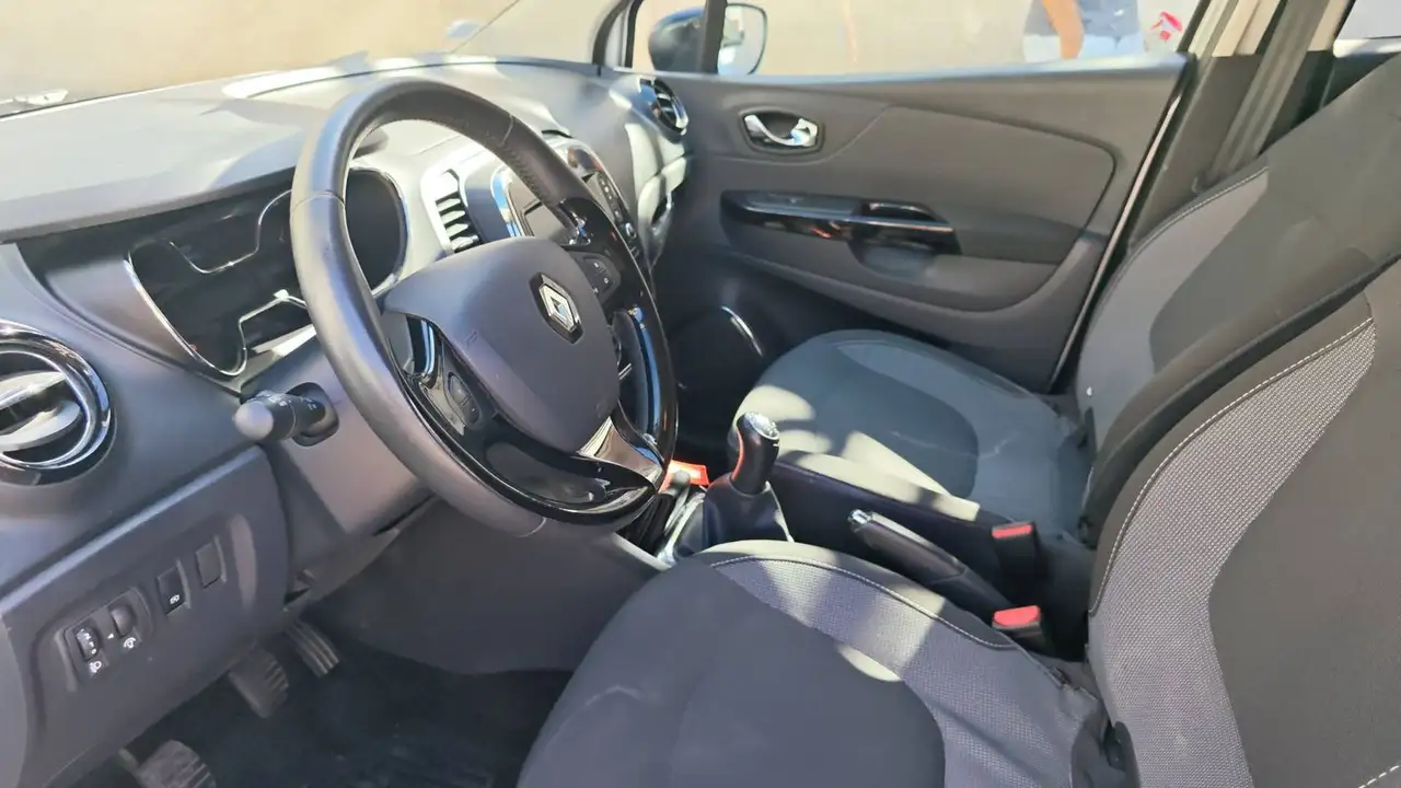 Renault Captur — photo 8