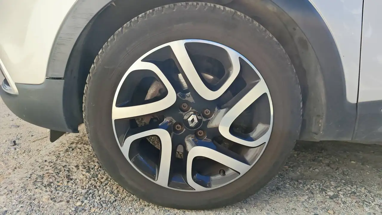 Renault Captur — photo 18