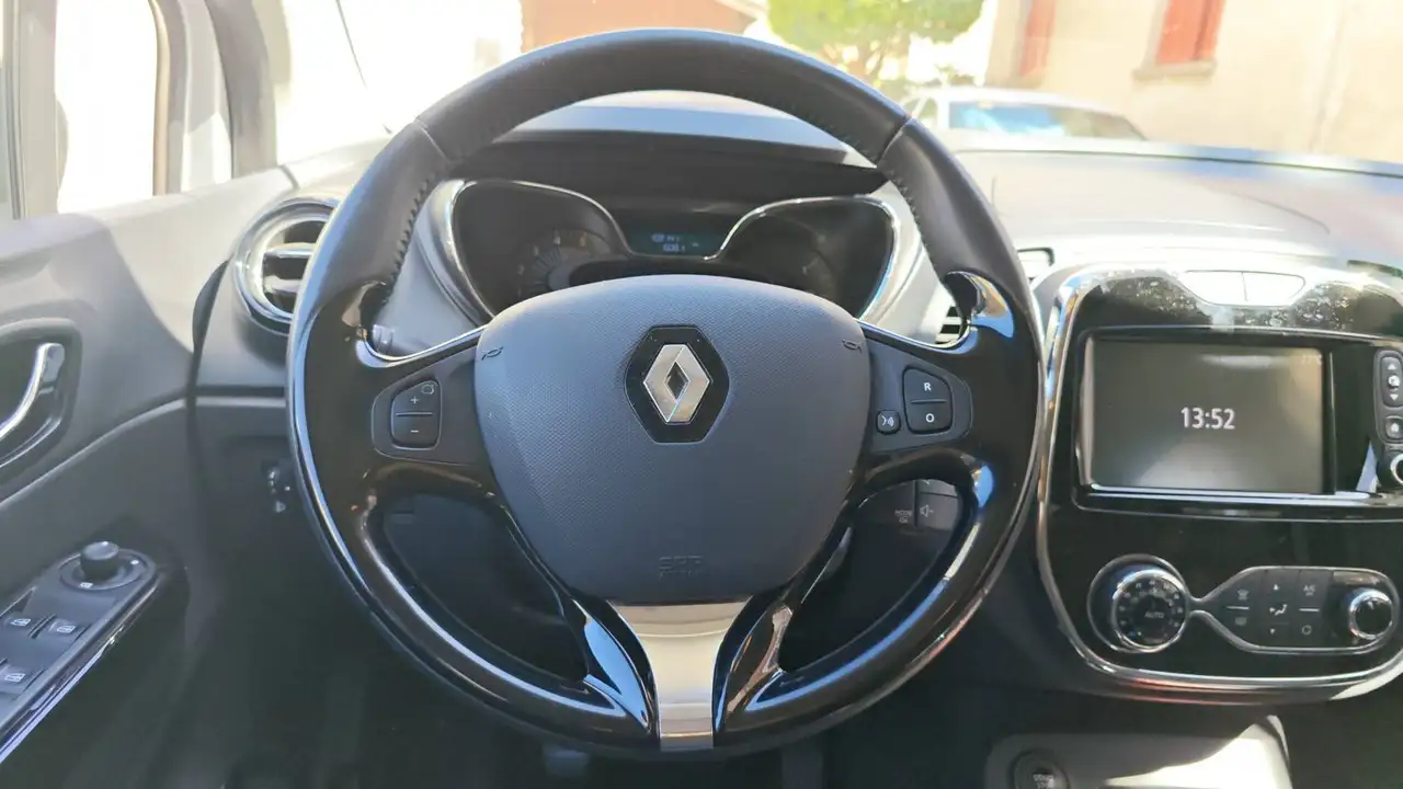 Renault Captur — photo 22