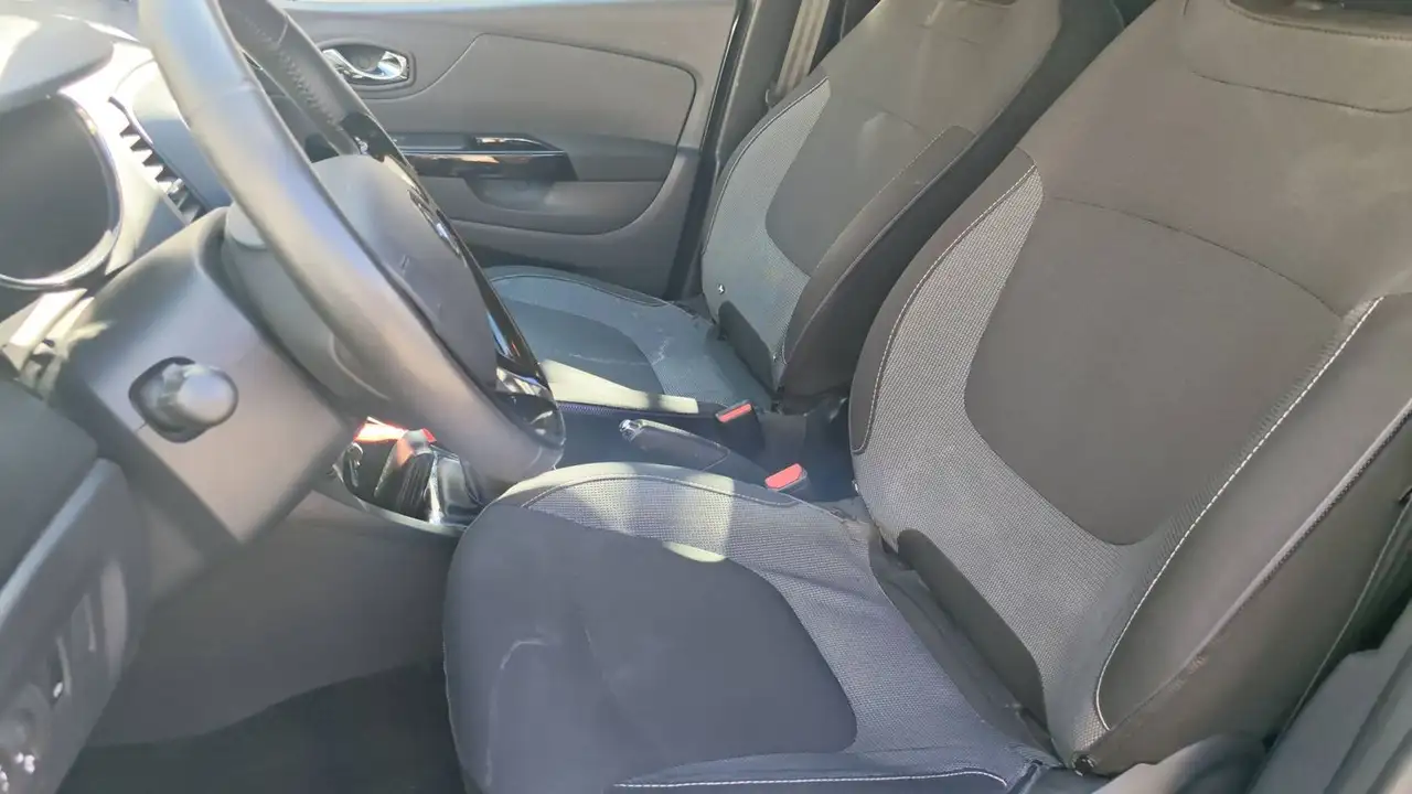 Renault Captur — photo 27