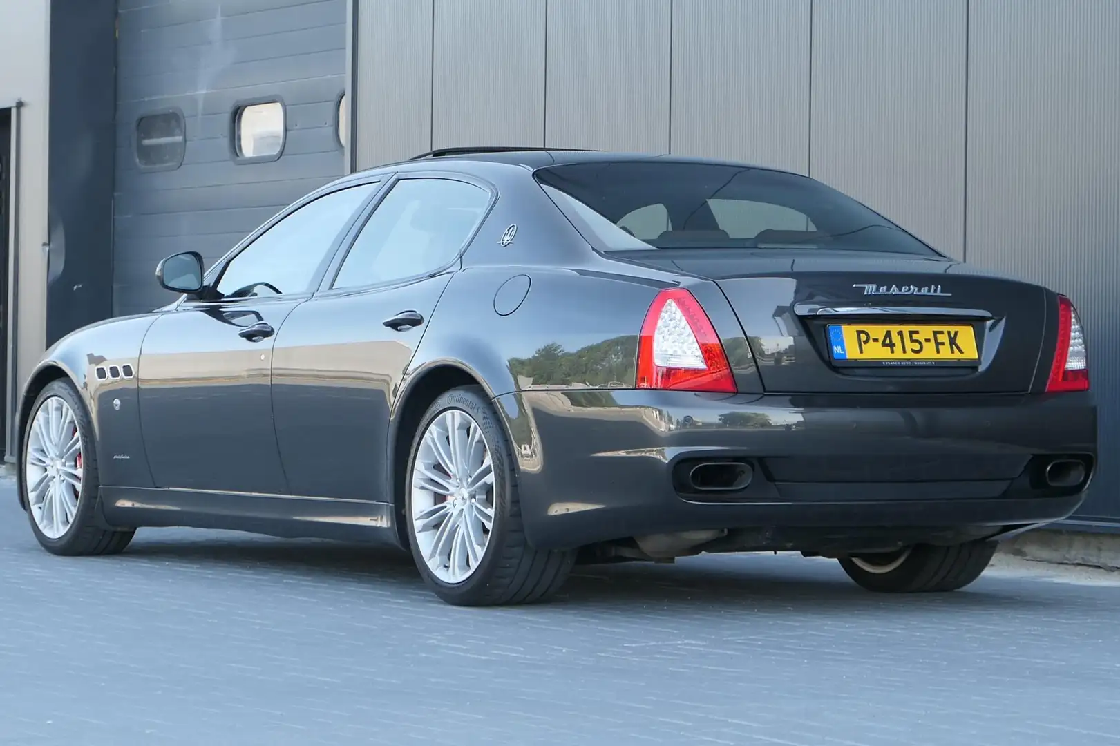 Maserati Quattroporte 4.7 S Executive GTS 440pk V8 Navi ZF Schuifdak Col Grijs - 2