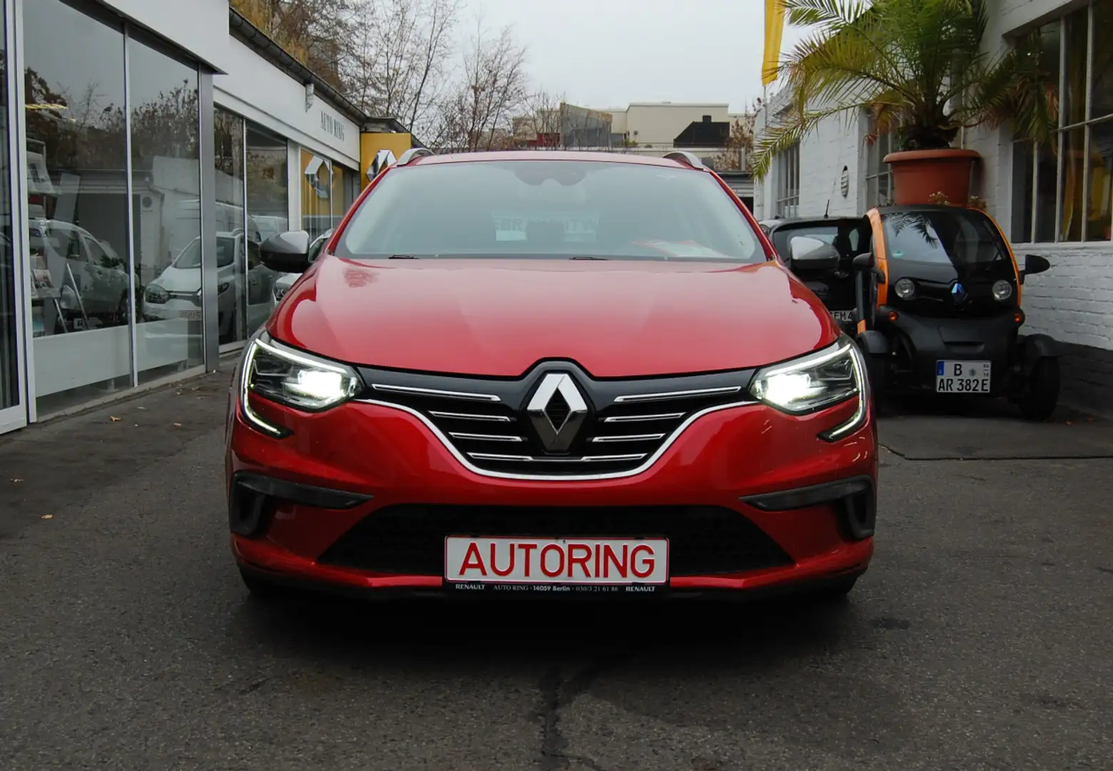 Renault Megane Kombi in Rot gebraucht in Berlin für € 17.690