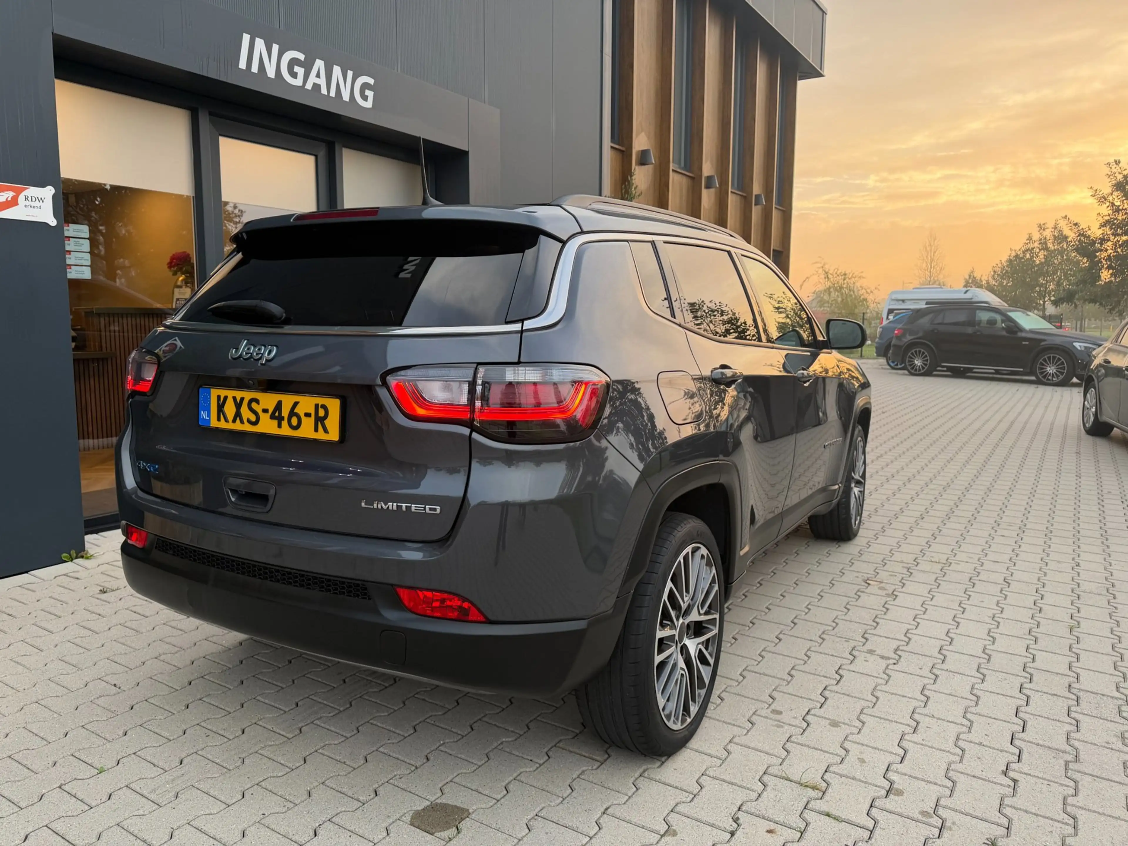 Jeep Compass 4xe LIMITED Electric Night Eagle l pano l camera — photo 8