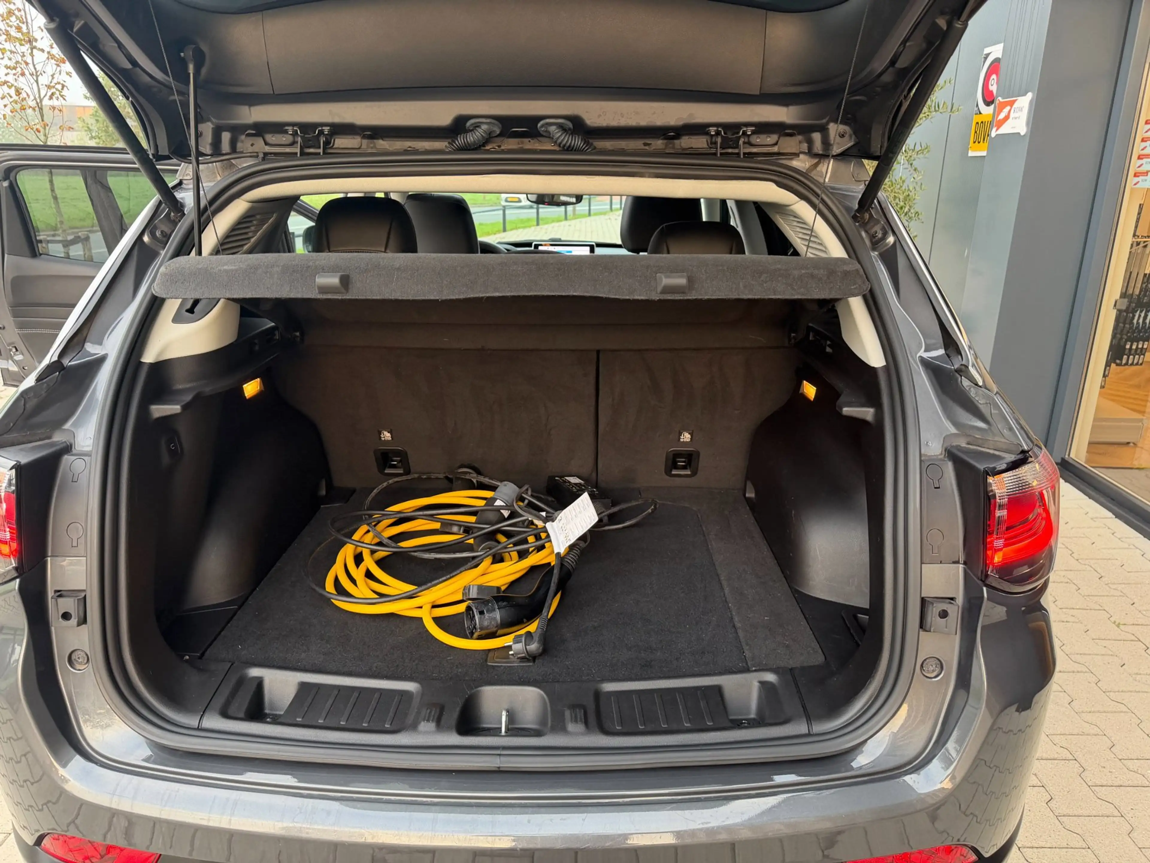 Jeep Compass 4xe LIMITED Electric Night Eagle l pano l camera — photo 12