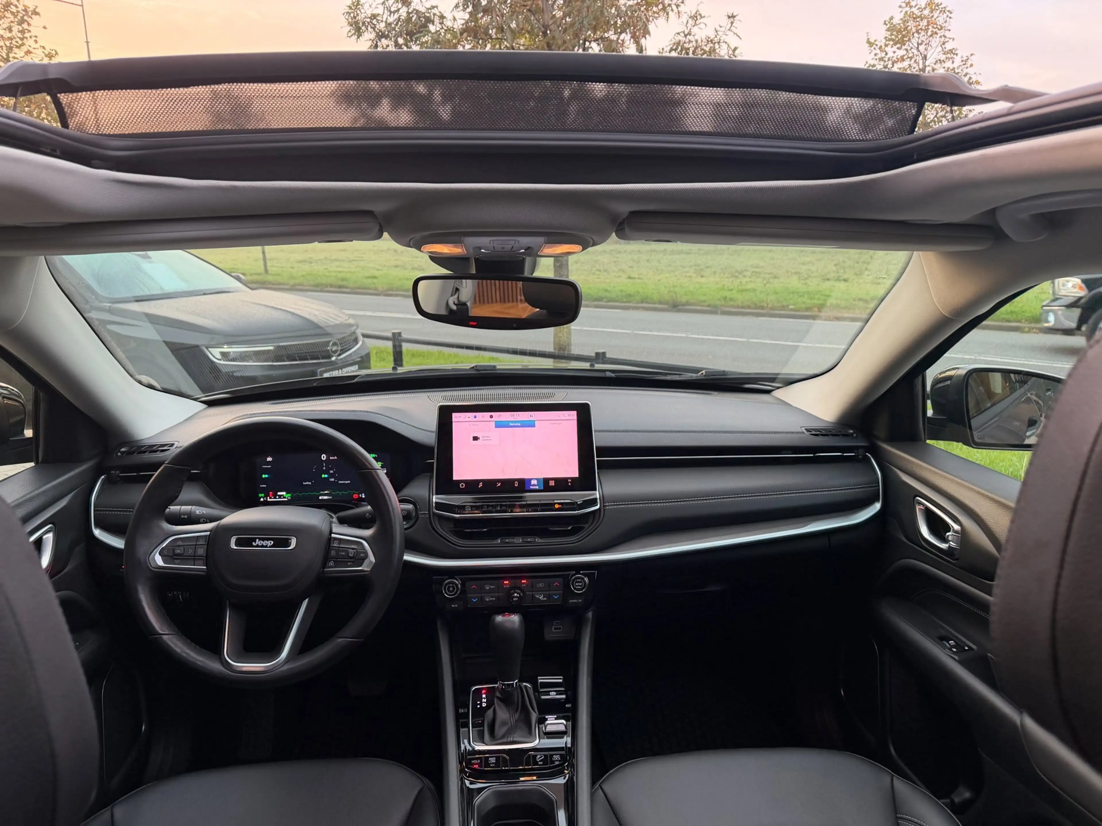 Jeep Compass 4xe LIMITED Electric Night Eagle l pano l camera — photo 3