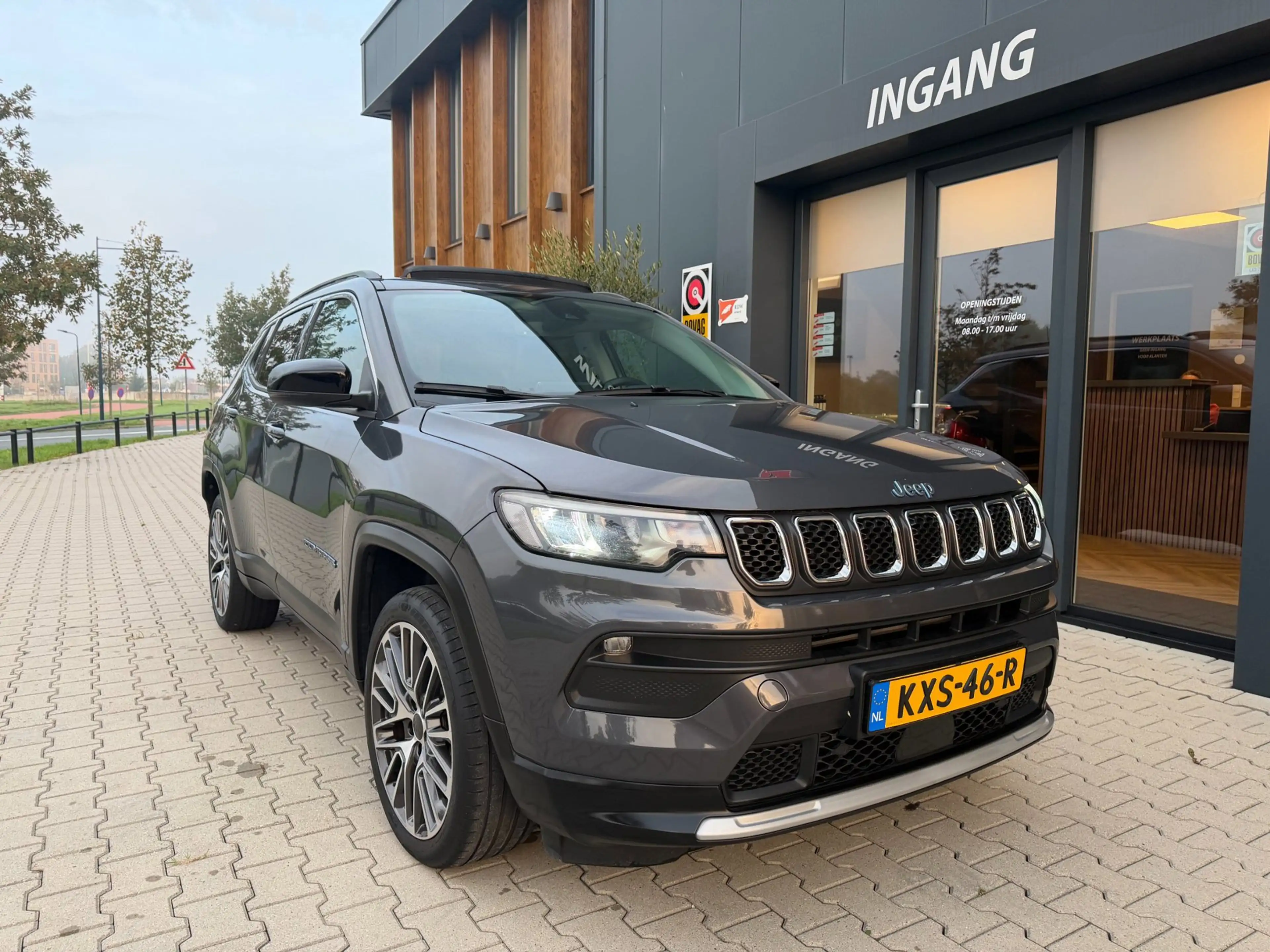 Jeep Compass 4xe LIMITED Electric Night Eagle l pano l camera — photo 7