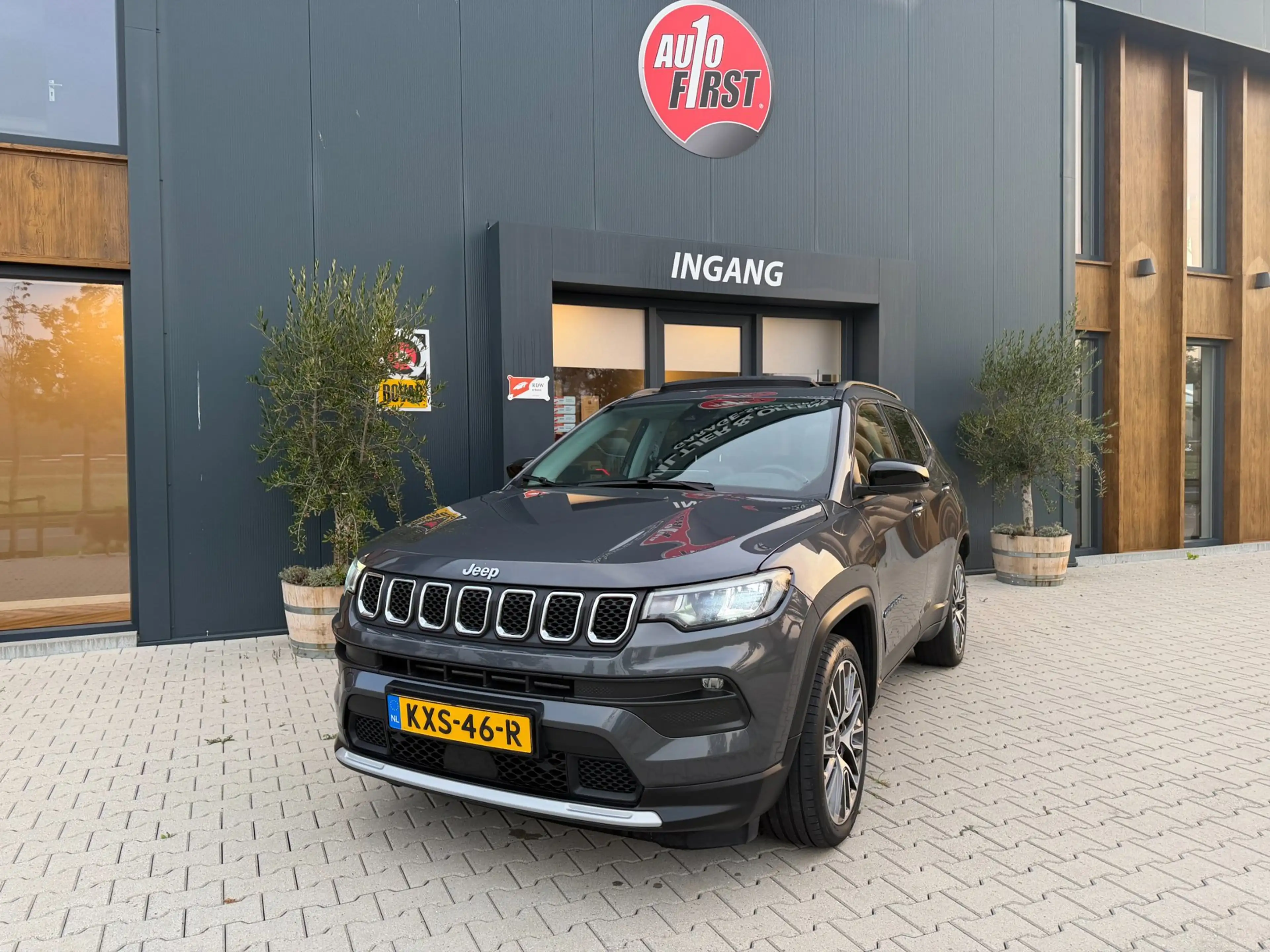 Jeep Compass 4xe LIMITED Electric Night Eagle l pano l camera — photo 4