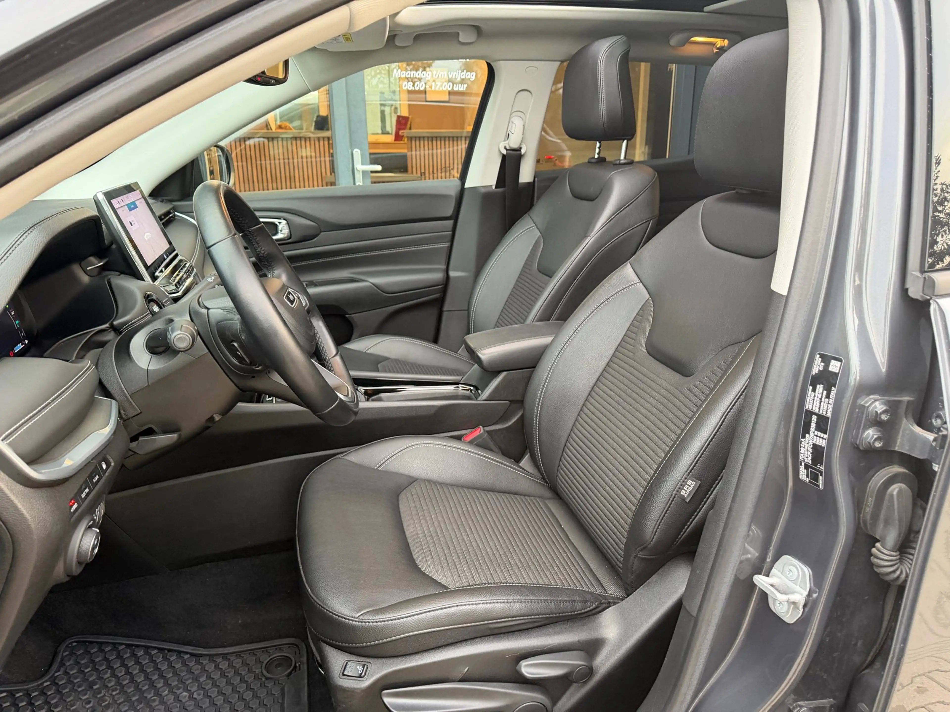 Jeep Compass 4xe LIMITED Electric Night Eagle l pano l camera — photo 10