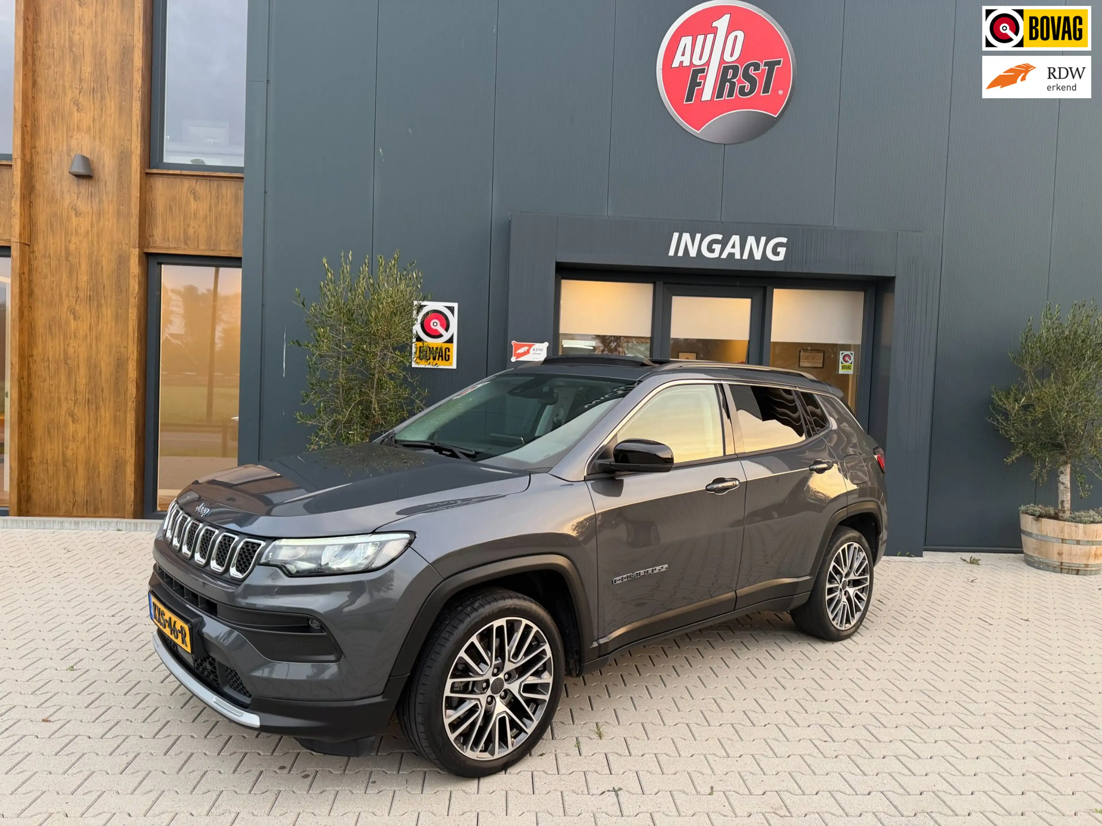 Jeep Compass 4xe LIMITED Electric Night Eagle l pano l camera
