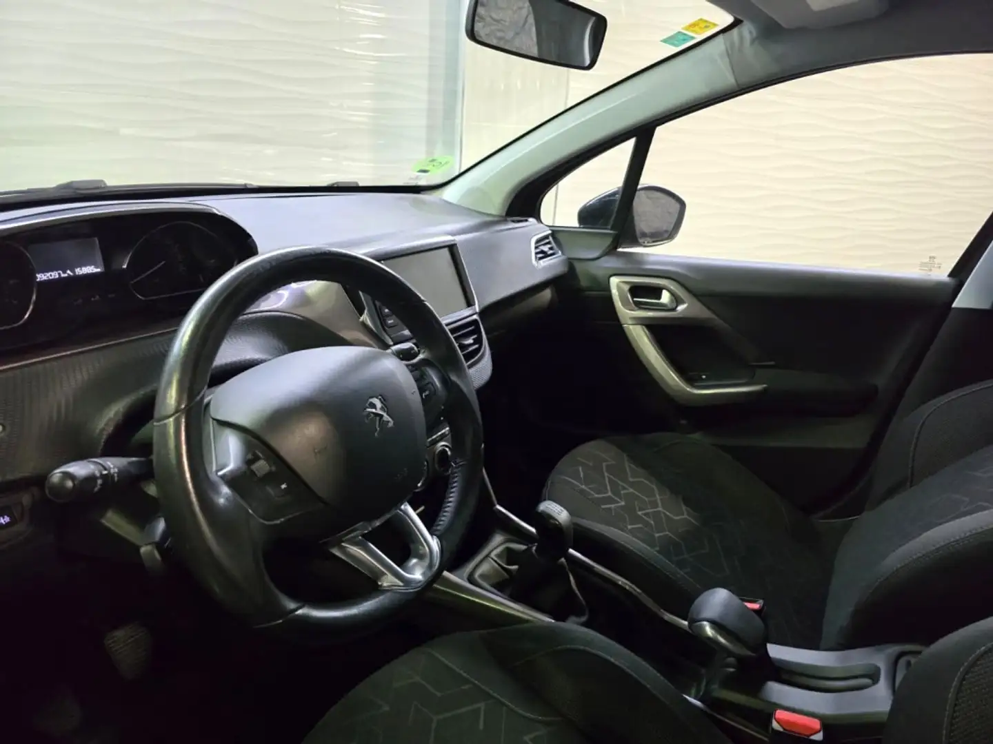 Peugeot 2008 1.2 PureTech Style 82 Nero - 2
