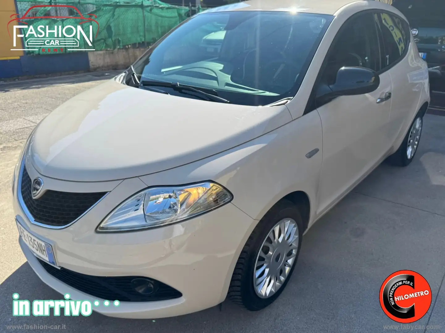 Lancia Ypsilon 1.3 MJT 95 CV 5p. S&S Gold Bianco - 1