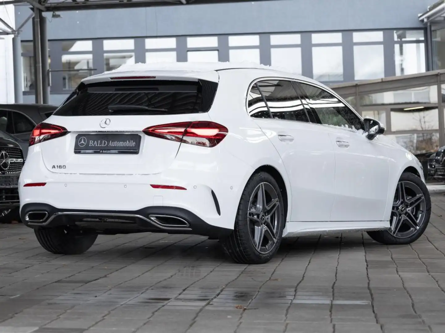 Mercedes-Benz A 180 AMG-Advanced/ILS/AHK/Totw/Cam/Distr/18" Weiß - 2